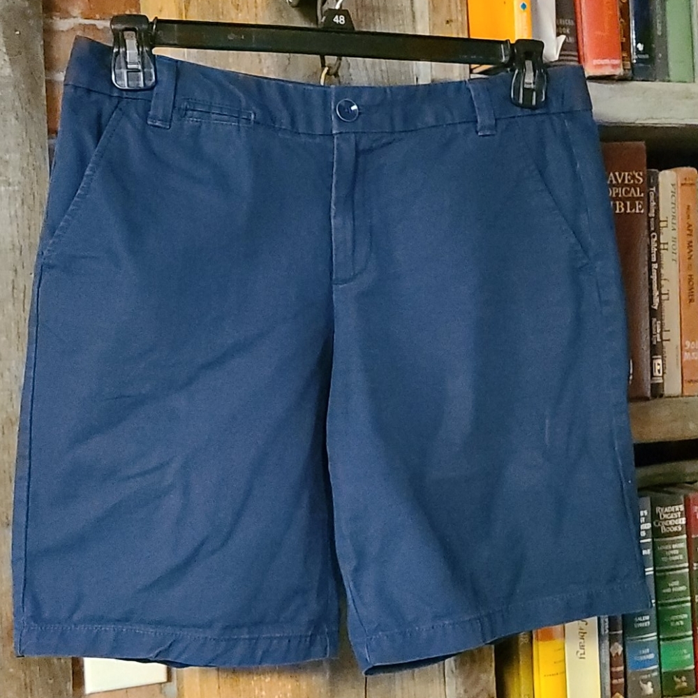 Khakis by Gap Boyfriend Roll-up Shorts size 6
